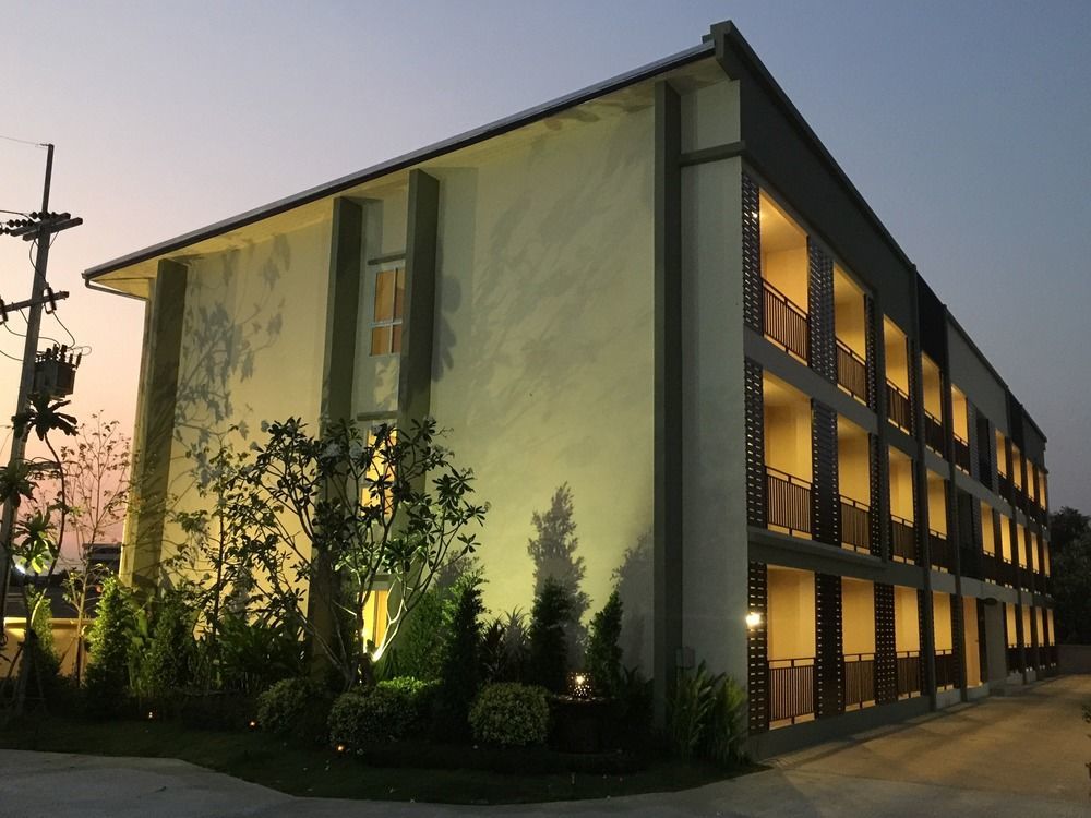 Oyo 306 Paradise Park Laemchabang Si Racha Ngoại thất bức ảnh
