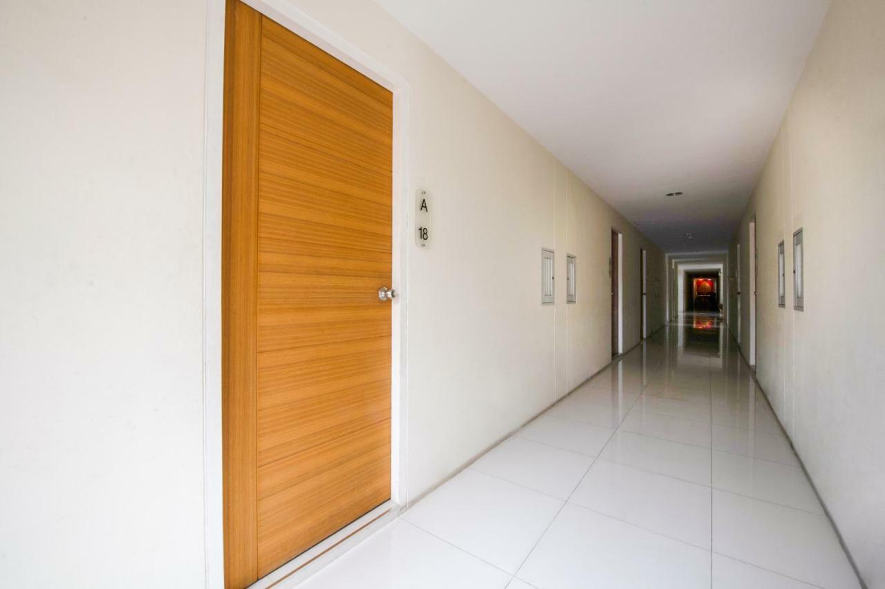 Oyo 306 Paradise Park Laemchabang Si Racha Ngoại thất bức ảnh