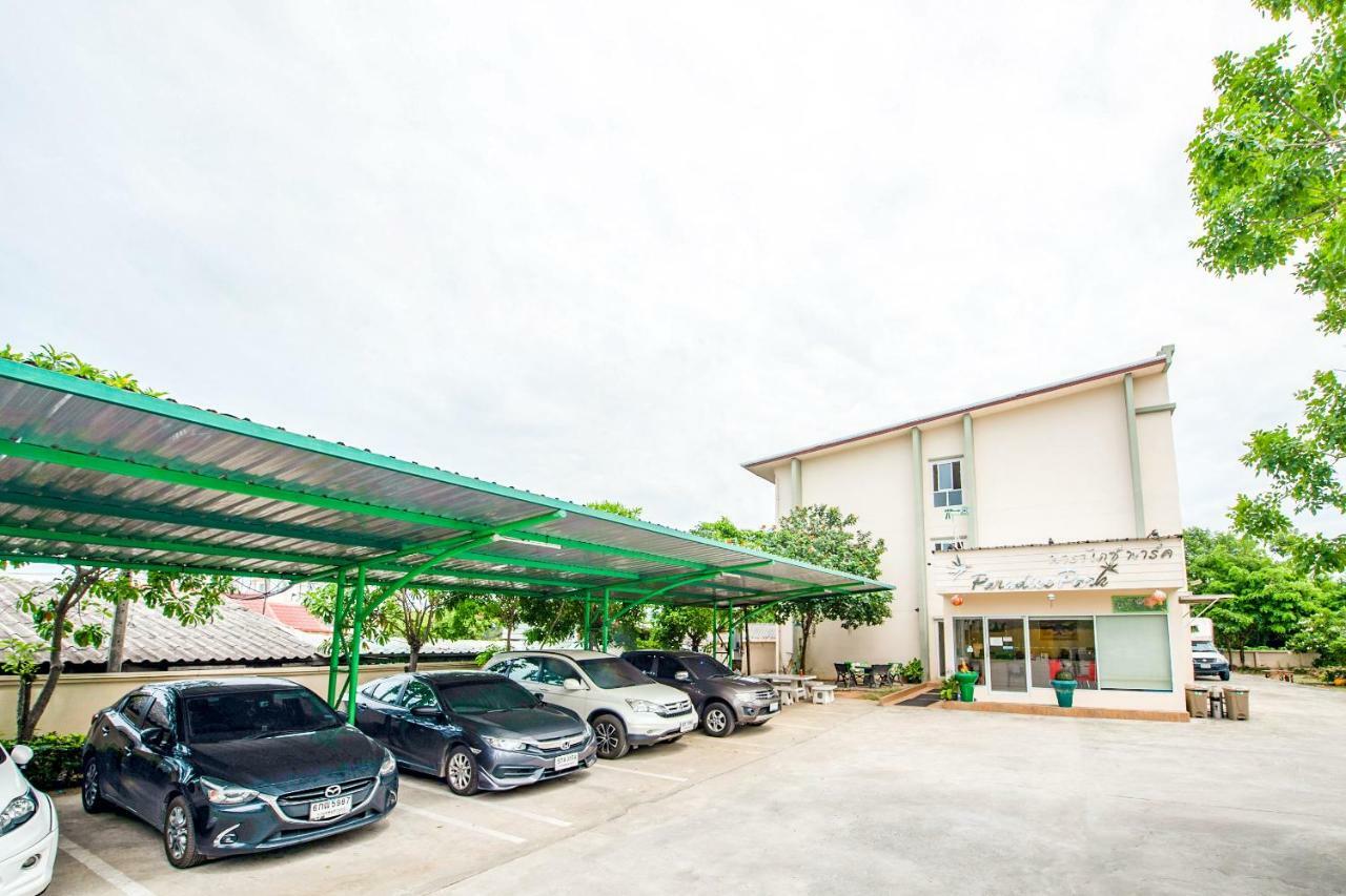 Oyo 306 Paradise Park Laemchabang Si Racha Ngoại thất bức ảnh